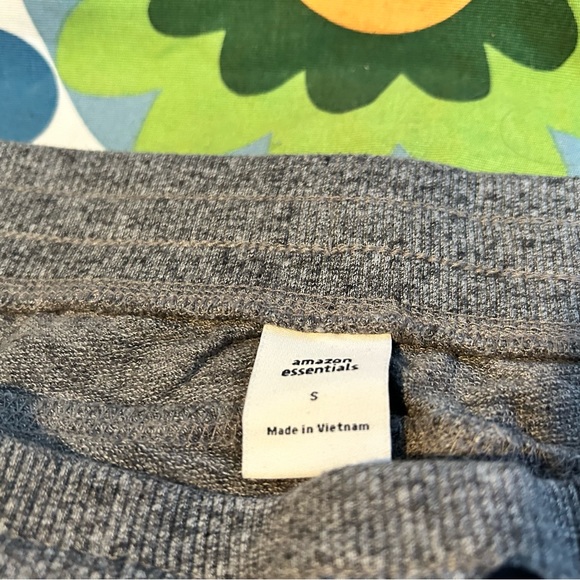 Amazon Essentials Grey Jogger Sweatpants Women’s Small - Picture 4 of 4